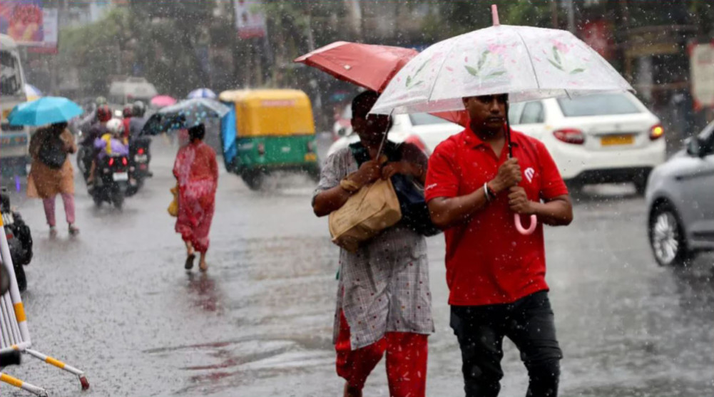 भारतको उडिसा र पश्चिम बंगालमा चक्रवात, १५ लाख विस्थापित